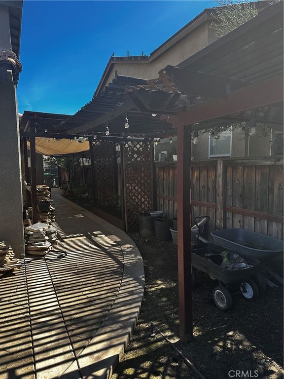 Image 6 of property listing at 428 Iriole Rd, San Jacinto, CA 92582