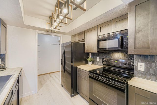 10806 W Evans Avenue 4, Lakewood, CO 80227