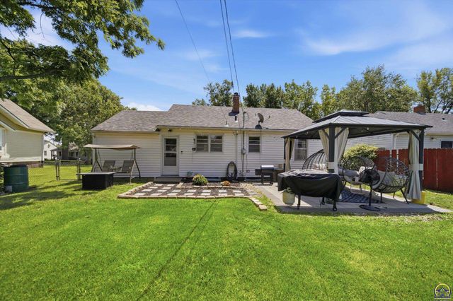 623 SW High AVE, Topeka, KS 66606