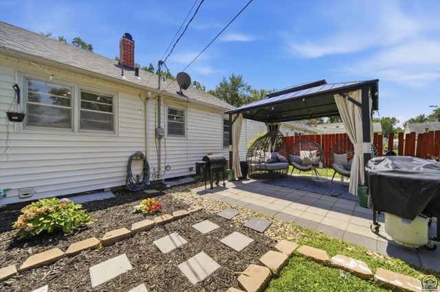 623 SW High AVE, Topeka, KS 66606