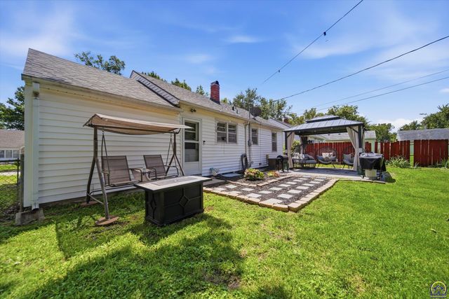 623 SW High AVE, Topeka, KS 66606