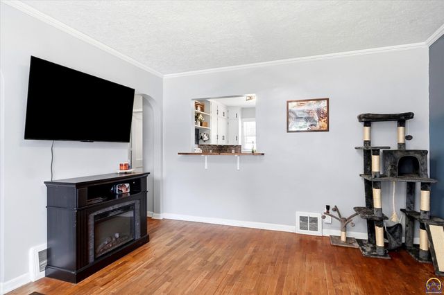 623 SW High AVE, Topeka, KS 66606