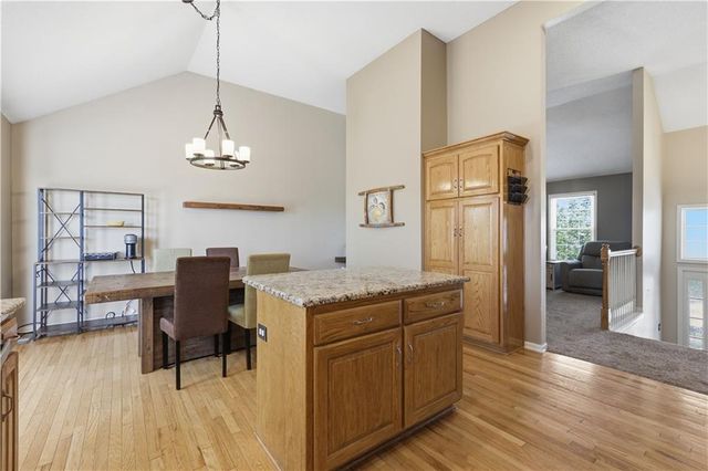 1131 S 12th Street, Louisburg, KS 66053