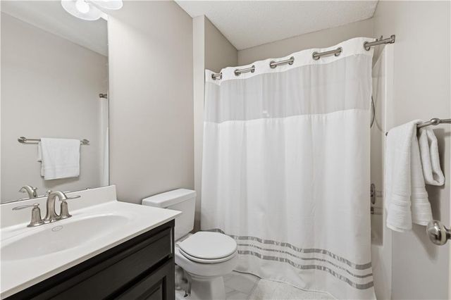 1131 S 12th Street, Louisburg, KS 66053