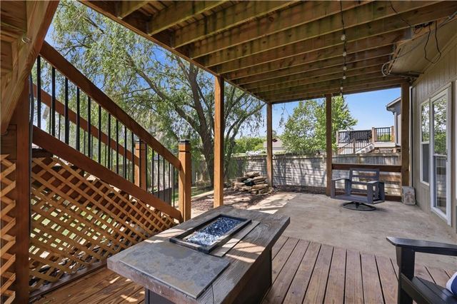 1131 S 12th Street, Louisburg, KS 66053