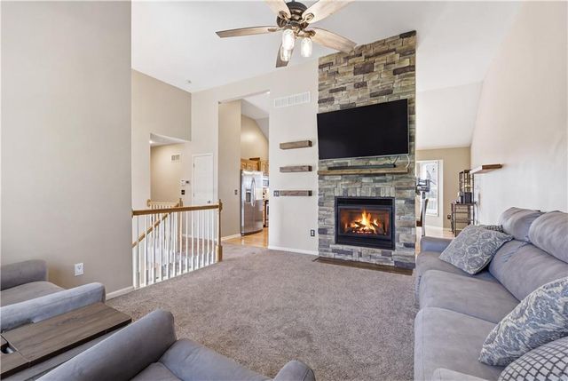 1131 S 12th Street, Louisburg, KS 66053