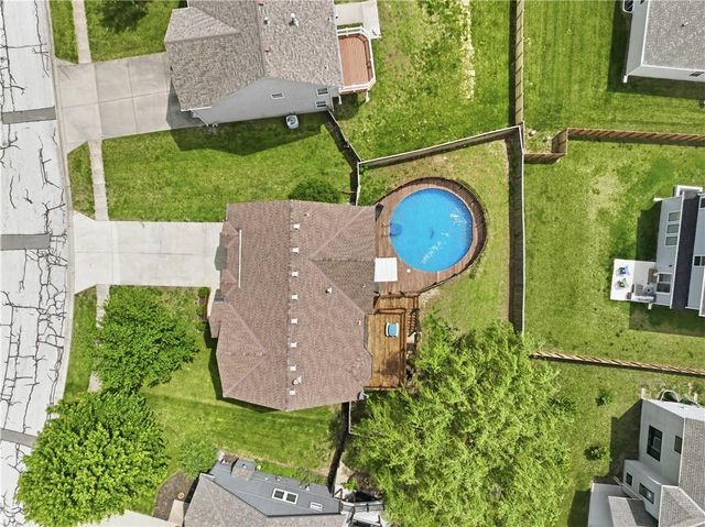 1131 S 12th Street, Louisburg, KS 66053