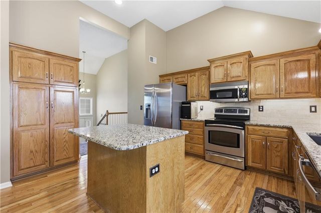 1131 S 12th Street, Louisburg, KS 66053