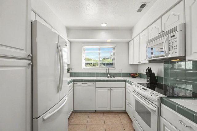 1020 Turnstone, Oceanside, CA 92057