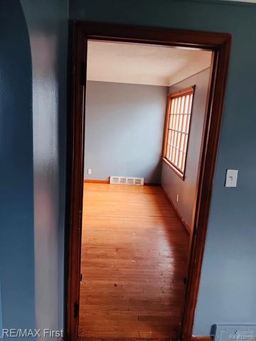 15625 Bringard Drive, Detroit, MI 48205