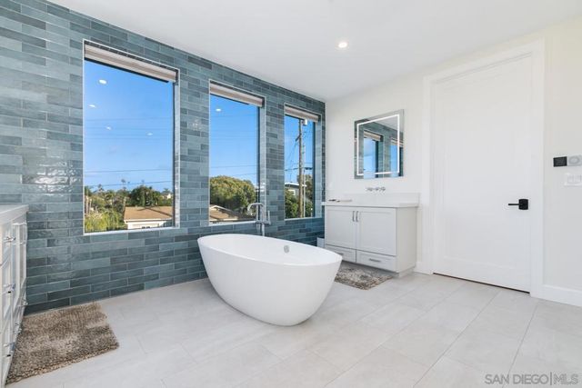 3608 Oleander, San Diego, CA 92106