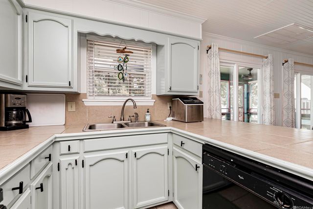 8016 False River Rd, Oscar, LA 70762