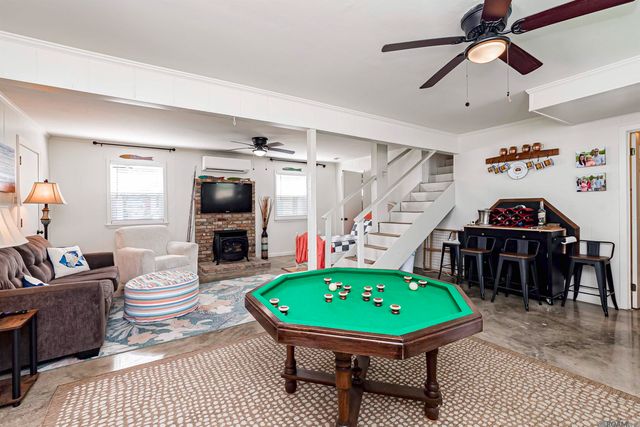 8016 False River Rd, Oscar, LA 70762