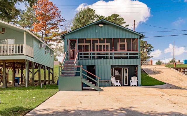 8016 False River Rd, Oscar, LA 70762