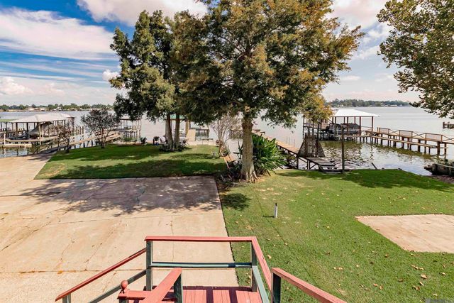 8016 False River Rd, Oscar, LA 70762