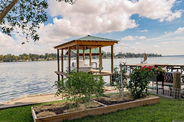 8016 False River Rd, Oscar, LA 70762