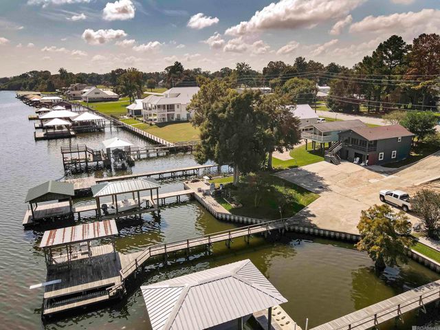 8016 False River Rd, Oscar, LA 70762