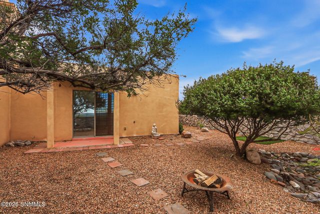2212 Stone Pine Drive, Las Cruces, NM 88012