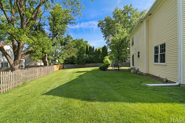 470 Highland Grove Drive, Buffalo Grove, IL 60089