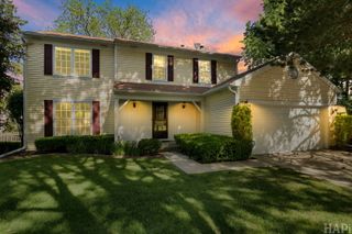 470 Highland Grove Drive, Buffalo Grove, IL 60089