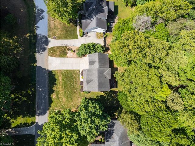 6988 Bethesda Court, Summerfield, NC 27358
