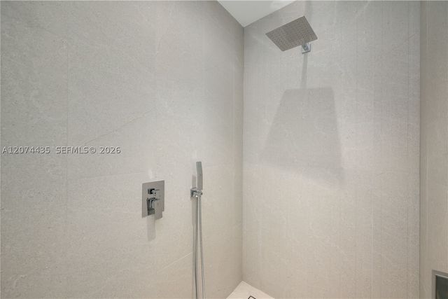900 W 47th Ct, Miami Beach, FL 33140