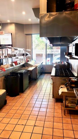 2255 W Taylor Street, Chicago, IL 60612