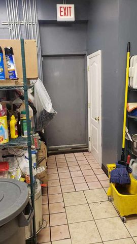 2255 W Taylor Street, Chicago, IL 60612