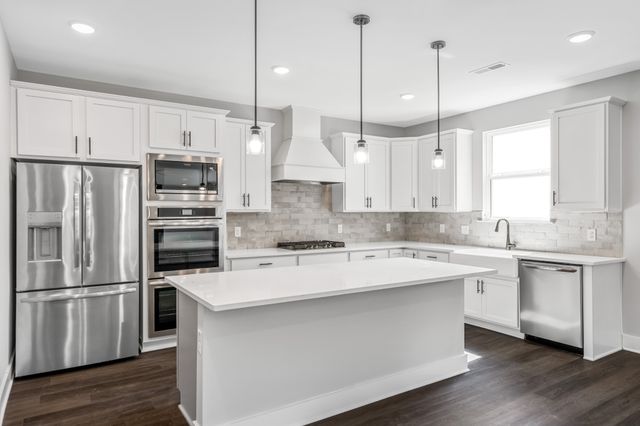 2655 Arrington Drive, White House, TN 37188