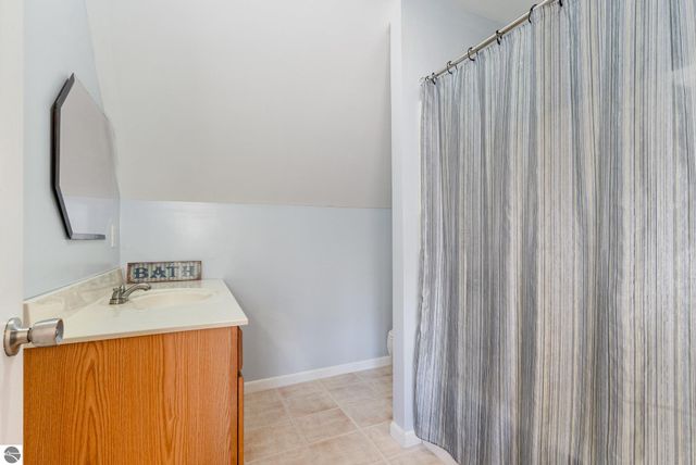 5596 W School Road, Mt Pleasant, MI 48858