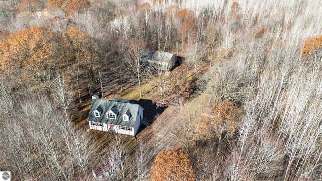 5596 W School Road, Mt Pleasant, MI 48858