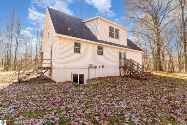 5596 W School Road, Mt Pleasant, MI 48858