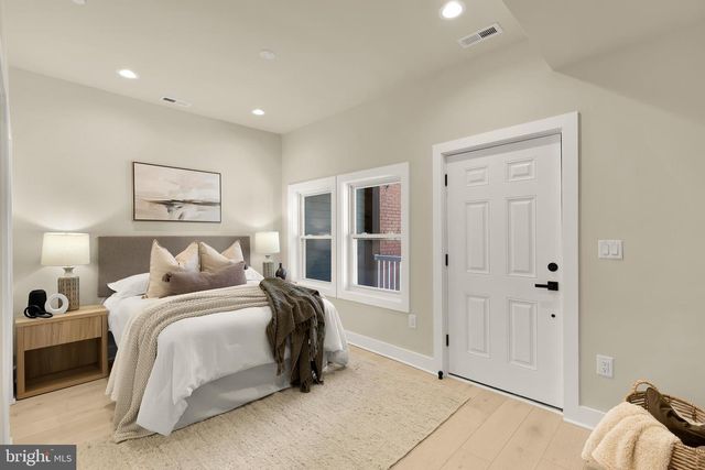 422 WARNER ST NW, Washington, DC 20001