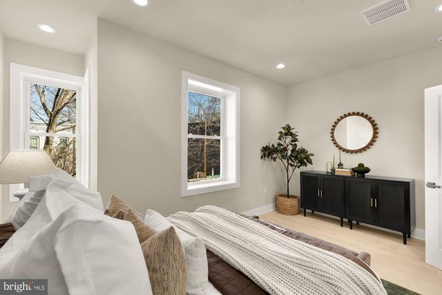 422 WARNER ST NW, Washington, DC 20001