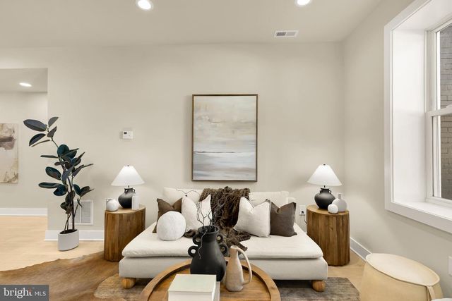 422 WARNER ST NW, Washington, DC 20001