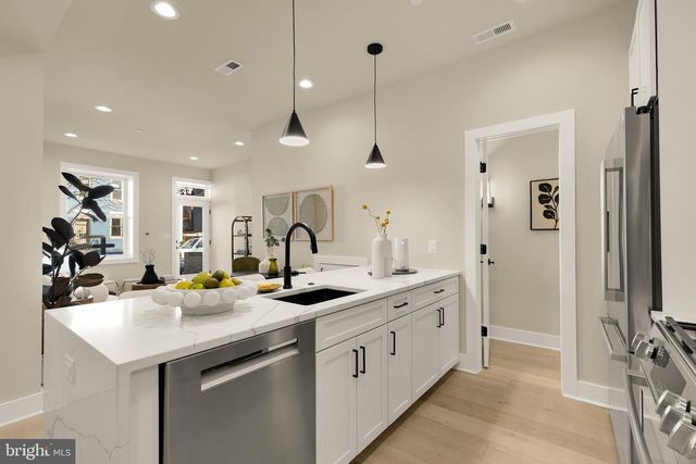 422 WARNER ST NW, Washington, DC 20001