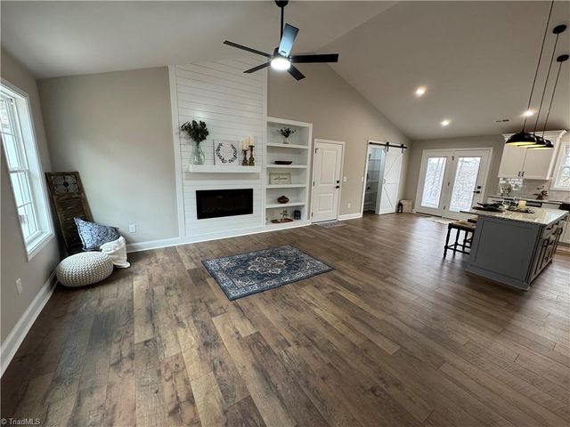 901 Kingsway Drive, King, NC 27021