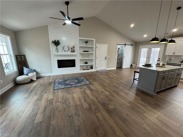 901 Kingsway Drive, King, NC 27021