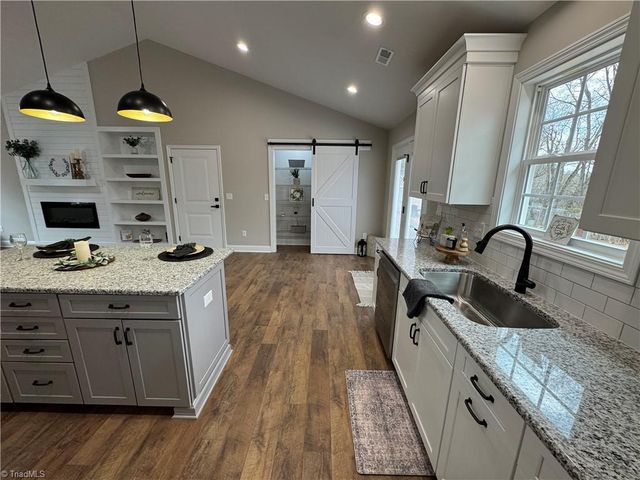 901 Kingsway Drive, King, NC 27021