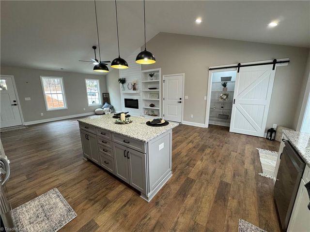 901 Kingsway Drive, King, NC 27021