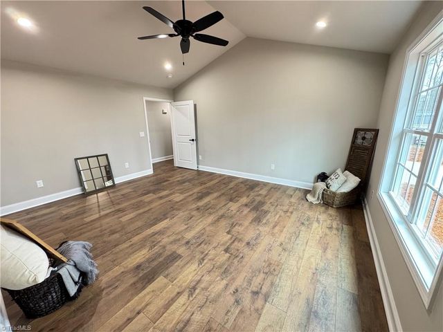 901 Kingsway Drive, King, NC 27021