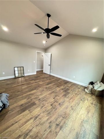 901 Kingsway Drive, King, NC 27021