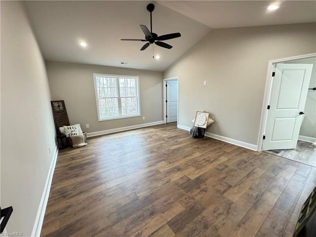 901 Kingsway Drive, King, NC 27021