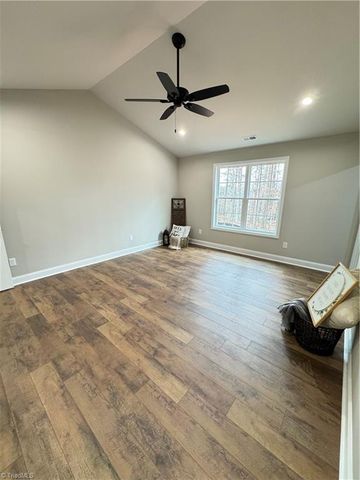 901 Kingsway Drive, King, NC 27021