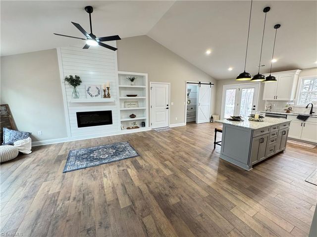 901 Kingsway Drive, King, NC 27021