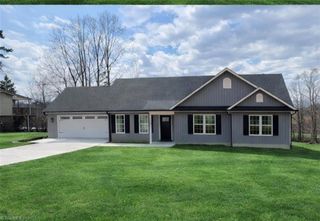 901 Kingsway Drive, King, NC 27021