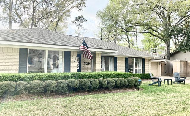 729 Camelot, Hunters Creek Village, TX 77024