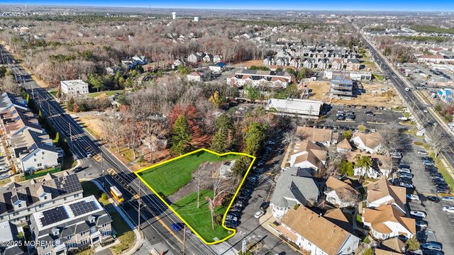 37 Cross Street, Lakewood, NJ 08701