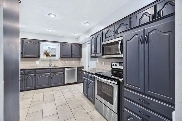 9909 S Allen Drive, Oklahoma City, OK 73139