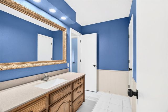 9909 S Allen Drive, Oklahoma City, OK 73139